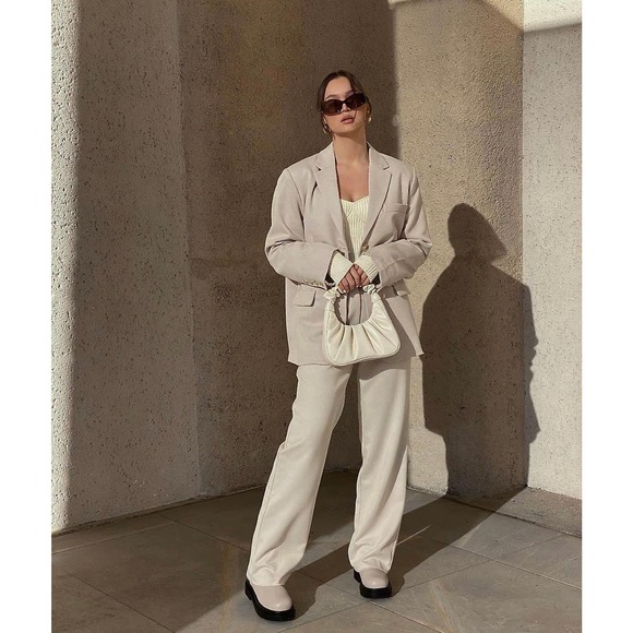 JW PEI Cream Crossbody Bag - Picture 2 of 10